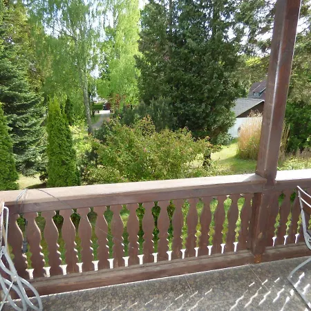 아파트 Grosse-ferienwohnung-wa2-100qm-im-erdgeschoss-der-villa-walhall-in-einem-parkaehnlichen-garten