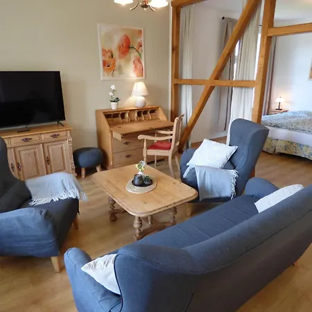 Grosse-ferienwohnung-wa2-100qm-im-erdgeschoss-der-villa-walhall-in-einem-parkaehnlichen-garten Apartamento Sellin (Rugen)