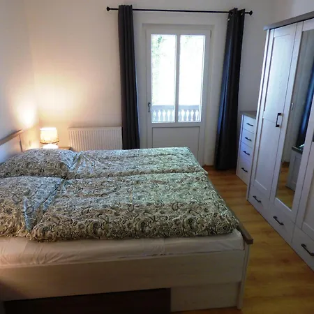 Apartamento Grosse-ferienwohnung-wa2-100qm-im-erdgeschoss-der-villa-walhall-in-einem-parkaehnlichen-garten Sellin (Rugen)