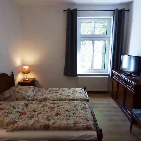 Apartamento Grosse-ferienwohnung-wa2-100qm-im-erdgeschoss-der-villa-walhall-in-einem-parkaehnlichen-garten Sellin (Rugen)