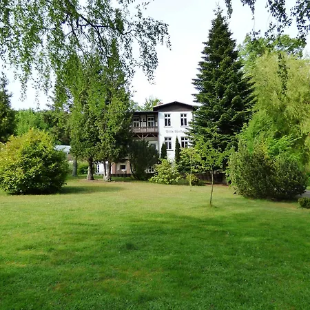 Grosse-ferienwohnung-wa2-100qm-im-erdgeschoss-der-villa-walhall-in-einem-parkaehnlichen-garten Apartamento *