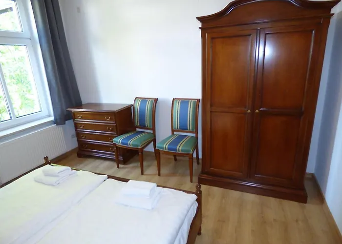 Апартаменти Grosse-ferienwohnung-wa2-100qm-im-erdgeschoss-der-villa-walhall-in-einem-parkaehnlichen-garten