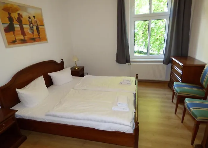 Grosse-ferienwohnung-wa2-100qm-im-erdgeschoss-der-villa-walhall-in-einem-parkaehnlichen-garten * Sellin (Rugen)